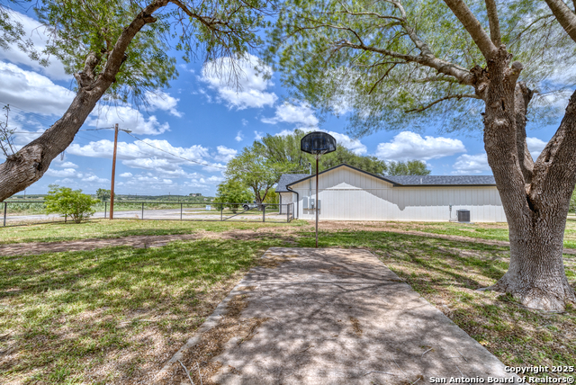 121 Cr 367, Uvalde, Texas image 44
