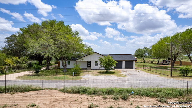 121 Cr 367, Uvalde, Texas image 47