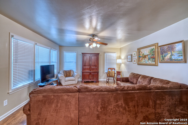 827 E Nopal, Uvalde, Texas image 6