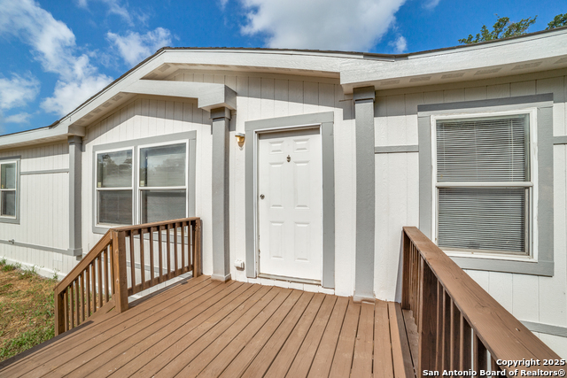 830 County Road 6751, Devine, Texas image 3