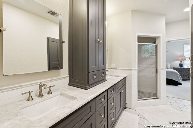 235 E Fair Oaks, Alamo Heights, Texas image 36