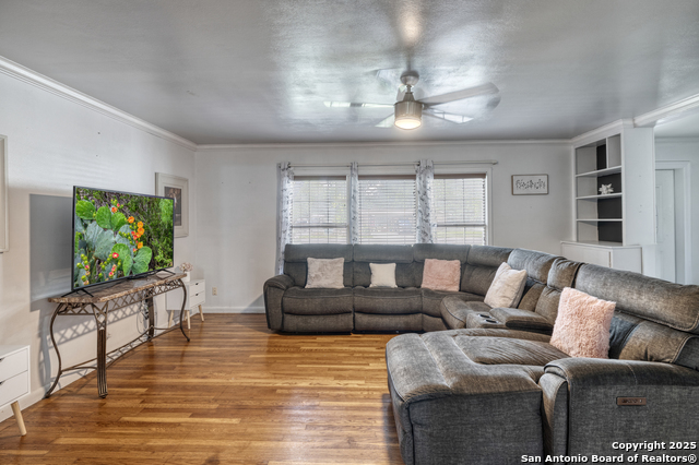 840 Cherry, Uvalde, Texas image 18