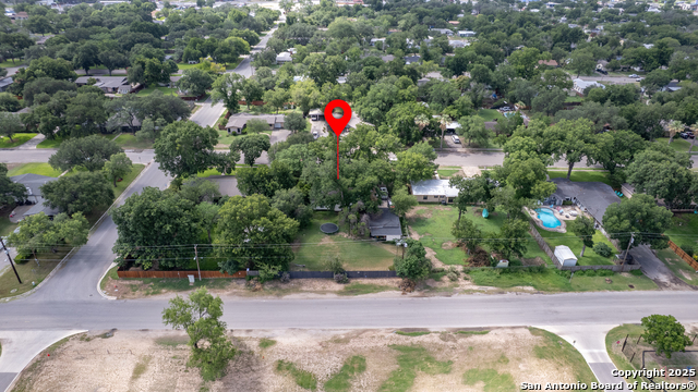 840 Cherry, Uvalde, Texas image 31