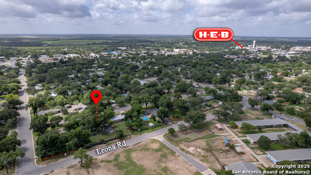 840 Cherry, Uvalde, Texas image 32