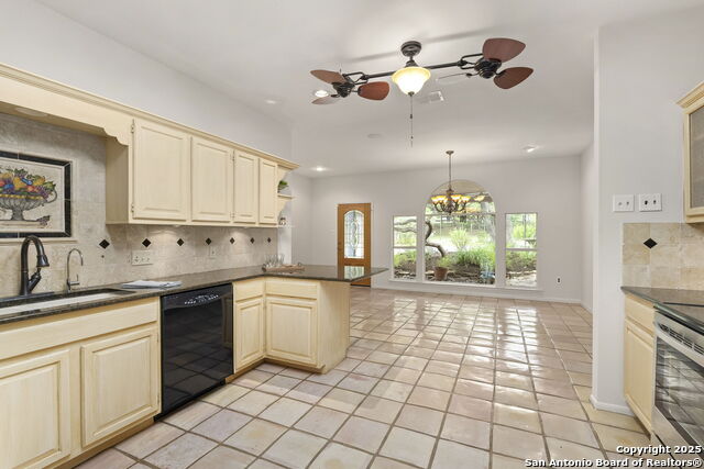 28406 Quadrille Lane, Boerne, Texas image 12