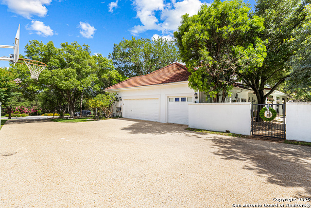 322 Branch Oak, Shavano Park, Texas image 3