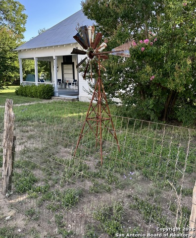 283 Sycamore, Utopia, Texas image 2