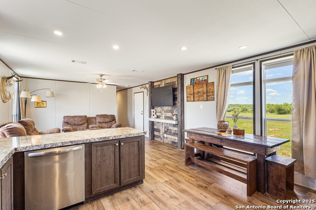 2561 County Road 3000, Pearsall, Texas image 10