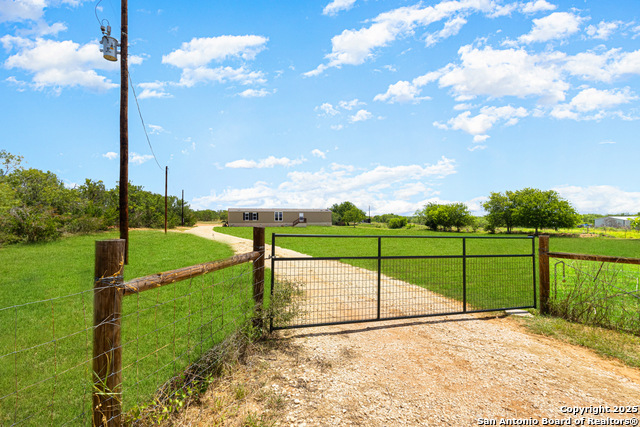 2561 County Road 3000, Pearsall, Texas image 2