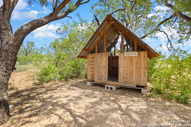 2561 County Road 3000, Pearsall, Texas image 25