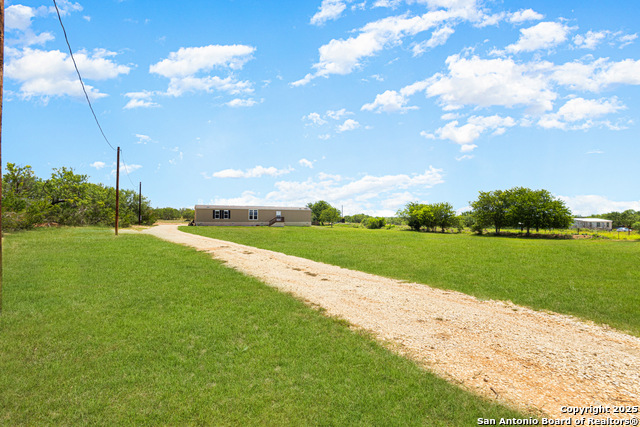 2561 County Road 3000, Pearsall, Texas image 3