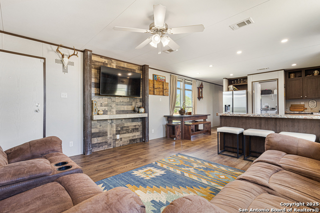 2561 County Road 3000, Pearsall, Texas image 7