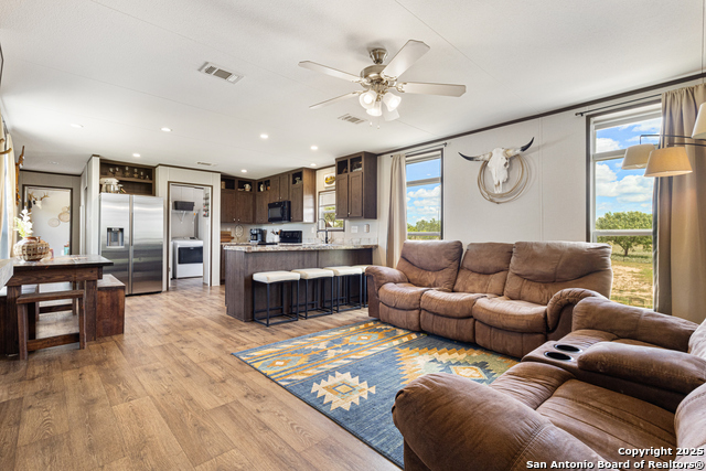 2561 County Road 3000, Pearsall, Texas image 8