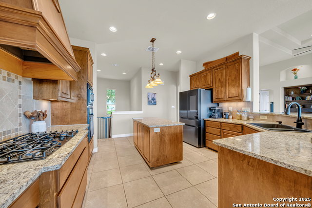 10210 Rafter O Trail, Helotes, Texas image 14
