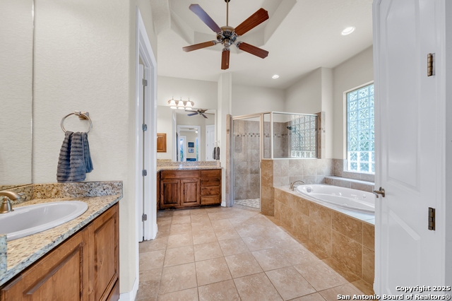 10210 Rafter O Trail, Helotes, Texas image 20
