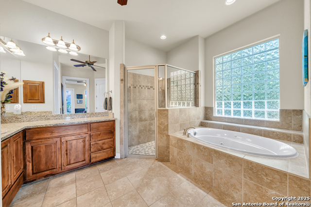 10210 Rafter O Trail, Helotes, Texas image 21