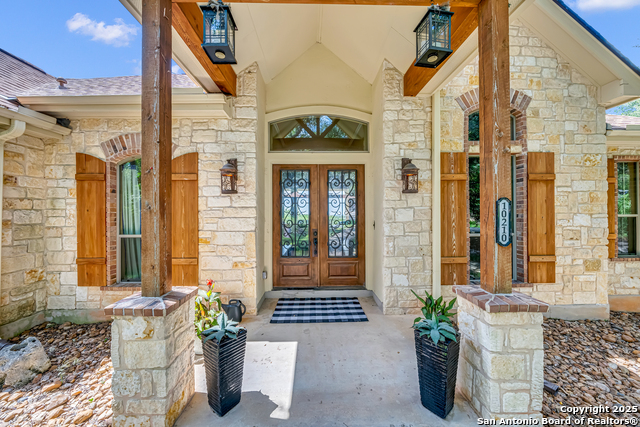 10210 Rafter O Trail, Helotes, Texas image 3
