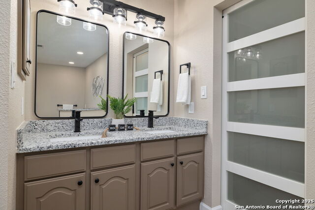 124 County Road 4712, Castroville, Texas image 28
