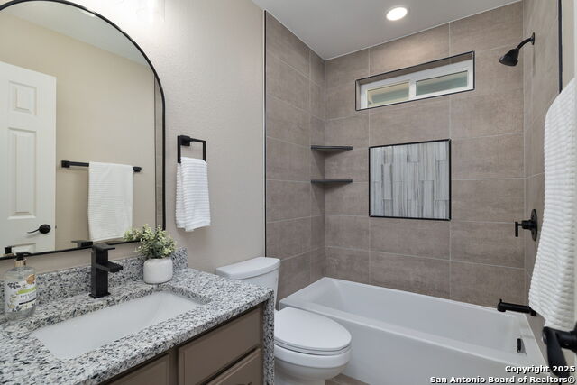 124 County Road 4712, Castroville, Texas image 33