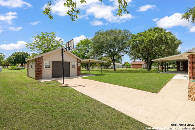 124 County Road 4712, Castroville, Texas image 38
