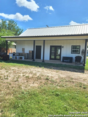 301 Pickford, Sabinal, Texas image 2