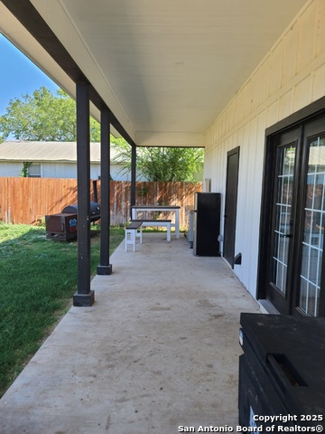 301 Pickford, Sabinal, Texas image 3