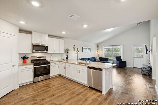 916 Rolling River, Cibolo, Texas image 12