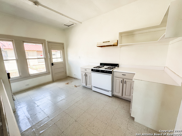 102 N Fort, Brackettville, Texas image 16