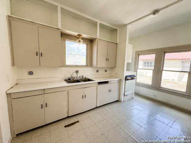 102 N Fort, Brackettville, Texas image 17