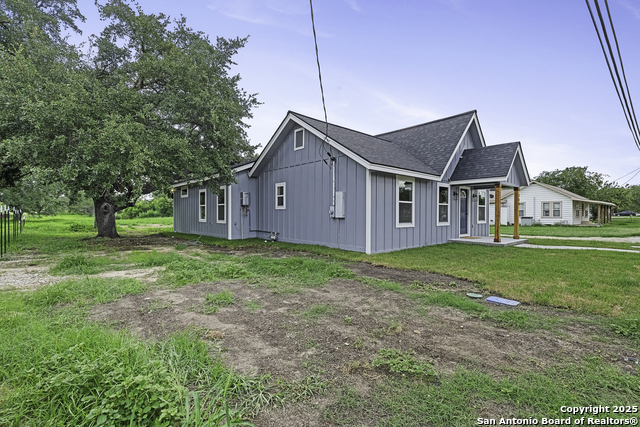 304 Westmeyer, Poth, Texas image 2