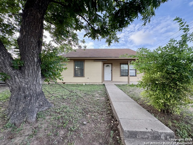 510 Roach, Uvalde, Texas image 3