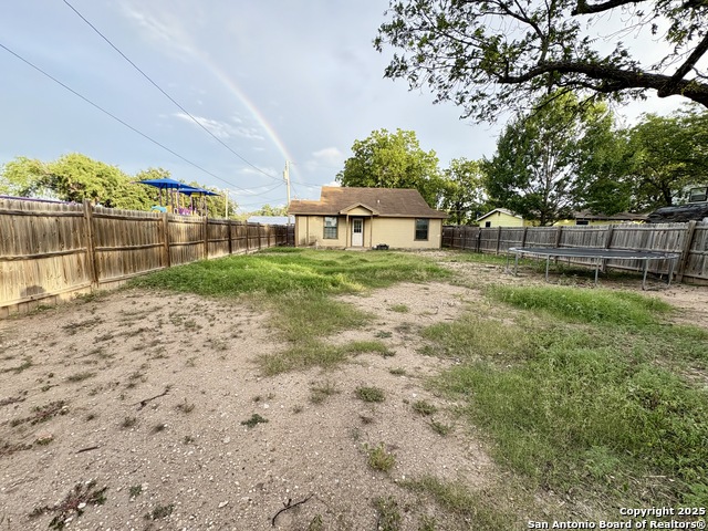 510 Roach, Uvalde, Texas image 9