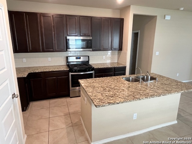 5506 Daniel Way, Saint Hedwig, Texas image 4