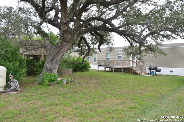 2566 County Road 2615, Devine, Texas image 10
