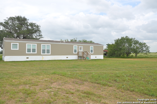2566 County Road 2615, Devine, Texas image 3