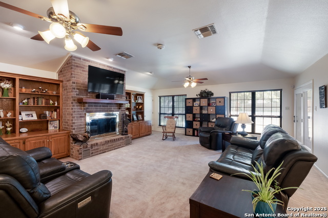 1115 Cardinal St, Pleasanton, Texas image 12