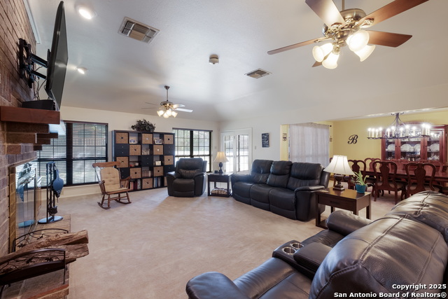 1115 Cardinal St, Pleasanton, Texas image 13