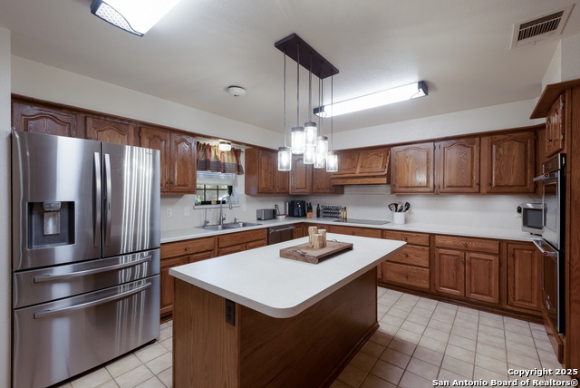 1115 Cardinal St, Pleasanton, Texas image 7
