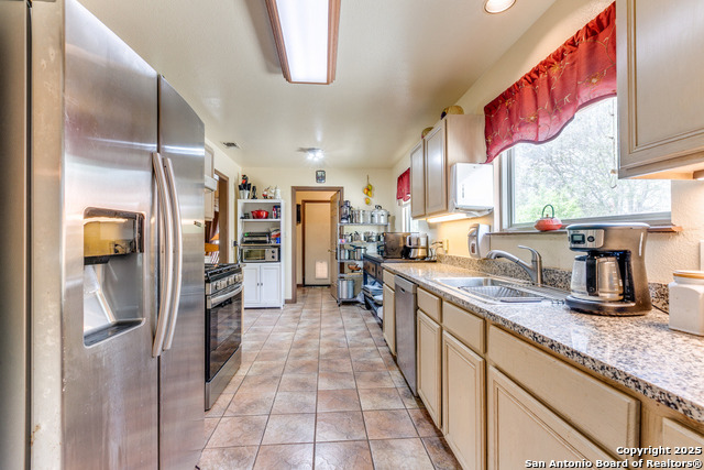 605 Houston, Castroville, Texas image 9