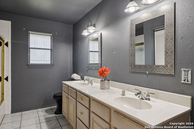 1062 Rolling Path, New Braunfels, Texas image 14