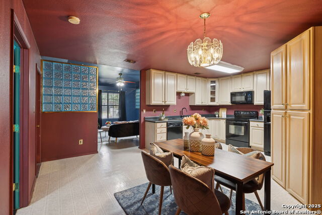 1062 Rolling Path, New Braunfels, Texas image 6