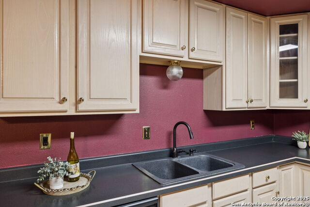 1062 Rolling Path, New Braunfels, Texas image 9