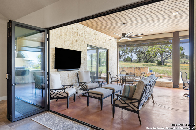 1013 Comanche Hills, Kerrville, Texas image 25