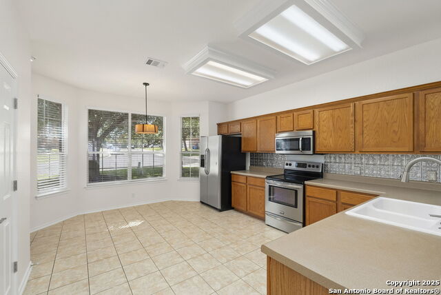 665 La Bahia Loop, New Braunfels, Texas image 14