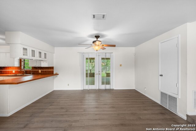 702 Smokey Mountain, Kerrville, Texas image 4