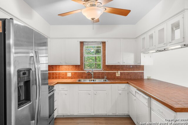 702 Smokey Mountain, Kerrville, Texas image 6