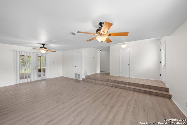 702 Smokey Mountain, Kerrville, Texas image 7