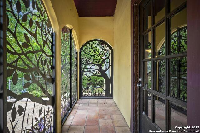 18111 Lake Shore, Helotes, Texas image 1