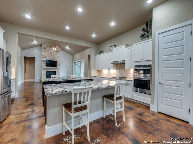 629 Windmill Ranch, Spring Branch, Texas image 6