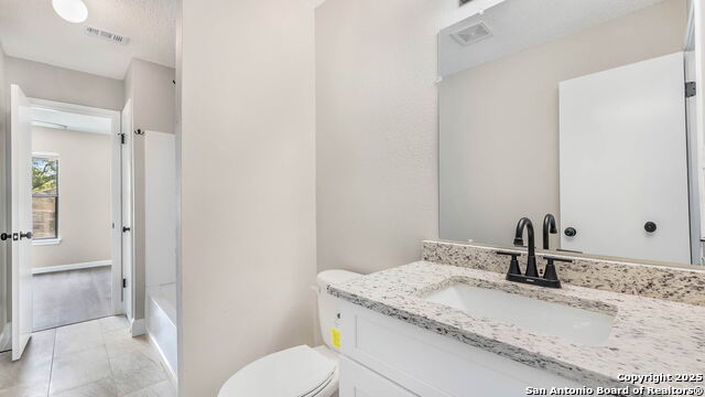 800 Meadow Dale, Converse, Texas image 11